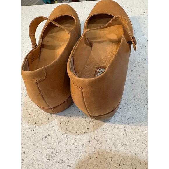 Tan Leather Korks Mary Janes - Picture 4 of 9